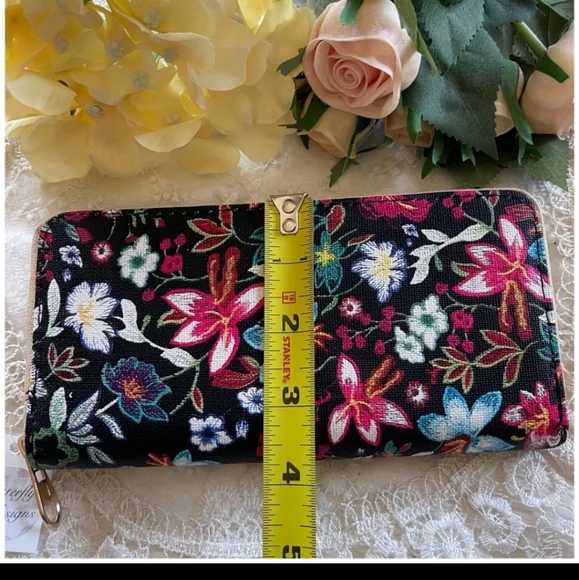 ❤️❤️ Floral Wallet NWT. Faux Leather - Picture 3 of 12